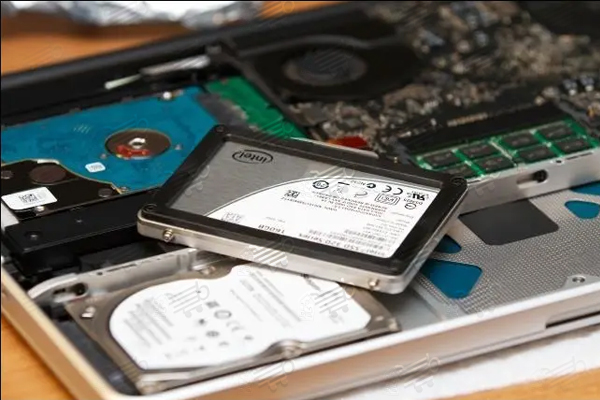 انتخاب حافظه SSD یا هیبریدی برای لپ تاپ