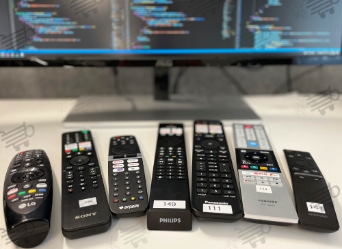 چند نمونه از کنترل تلویزیون