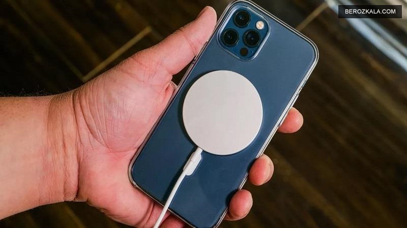 اپل در حال آماده‌سازی باتری مغناطیسی متصل شونده به گوشی آیفون